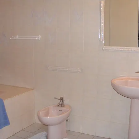Chambres D'hotes Les Sens Ciel Bed & Breakfast *