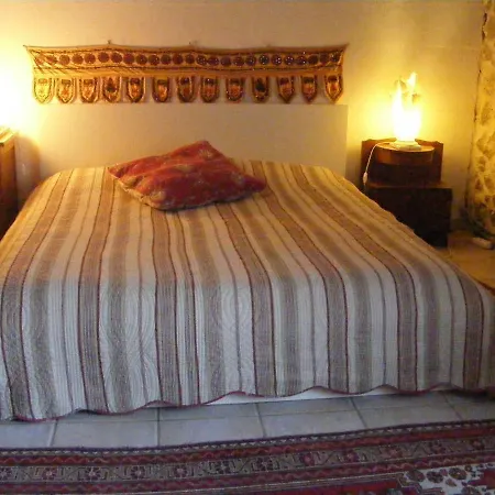 Chambres D'hotes Les Sens Ciel Bed & Breakfast *